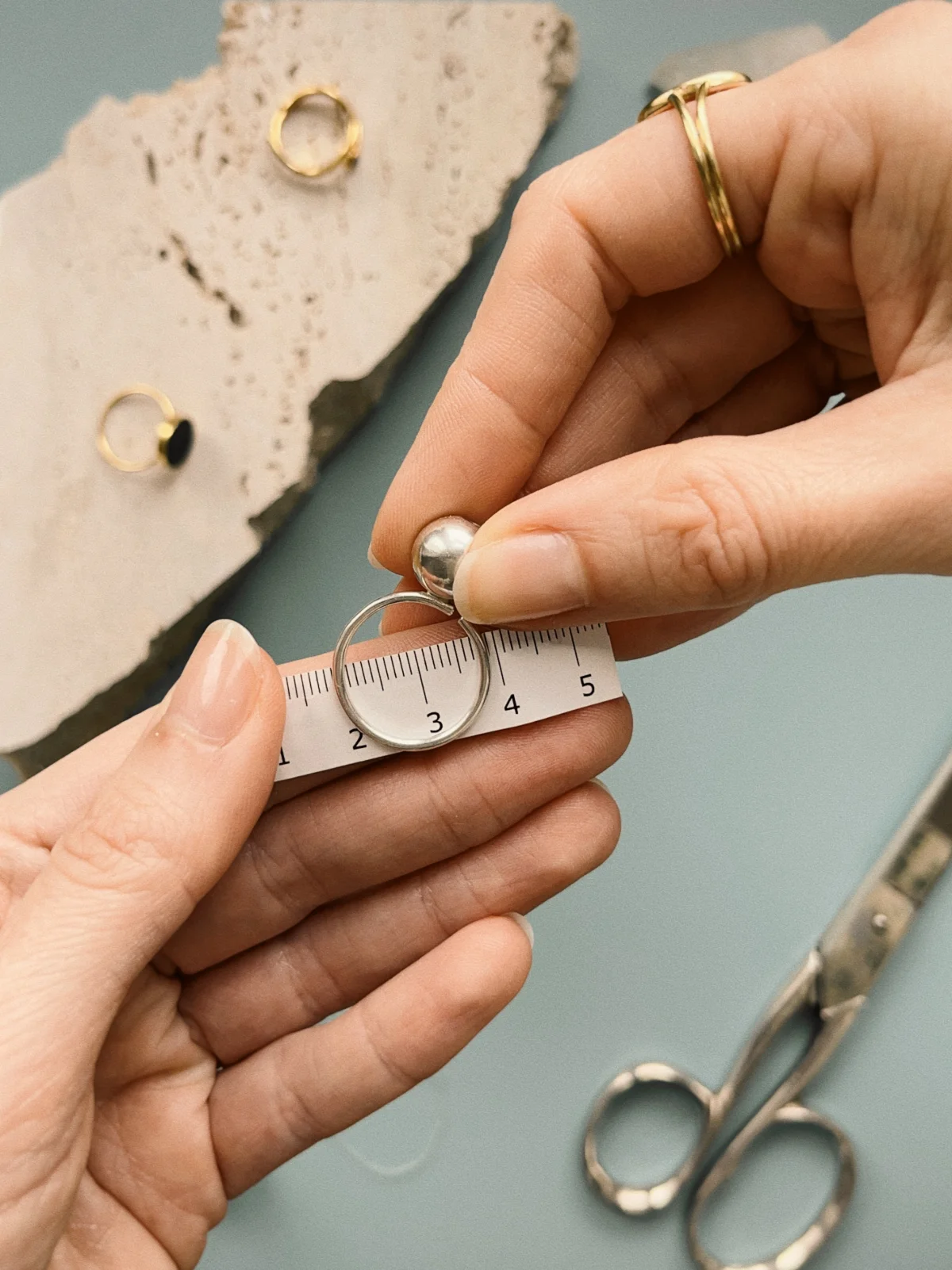 measuring-ring-size-string